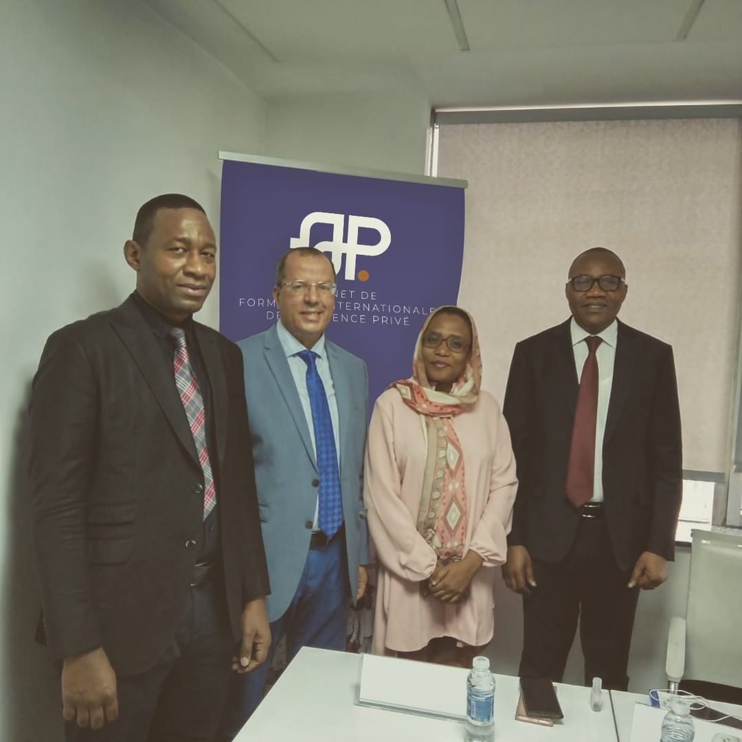 Séminaire de formation FIRP — participants et remise des attestations (photo 10)
